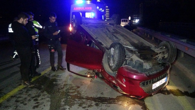 Takla Atan Aracın İçinde Son Ses Müzik Dinleyerek Sigara İçti