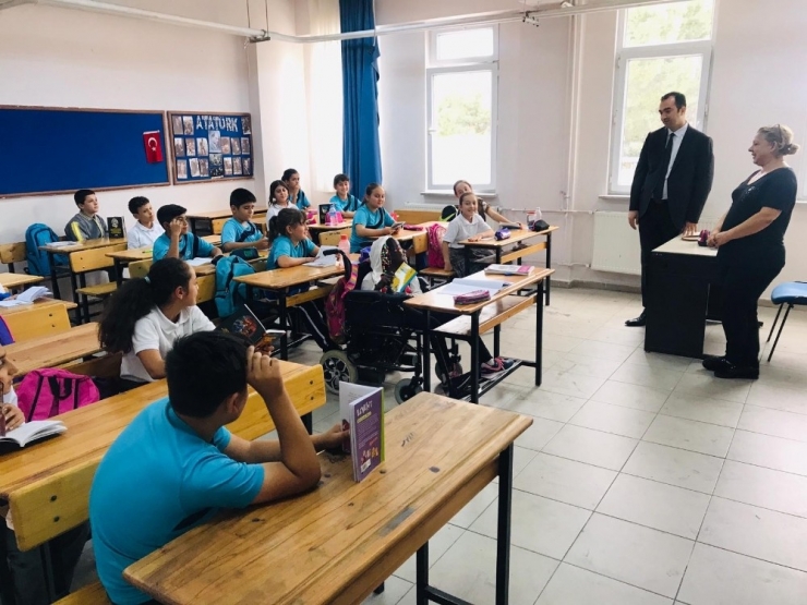 İl Mili Eğitim Müdürü Yılmaz’dan Mehmet Akif Ersoy Ortaokuluna Ziyaret