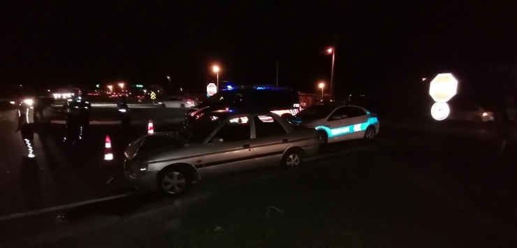 Sürücünün Ayağı Gaz Pedalına Sıkıştı, Otomobil Karşı Şeride Geçti