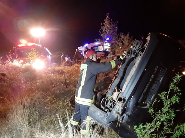 Kontrolden Çıkan Otomobil Şarampole Devrildi: 1 Yaralı