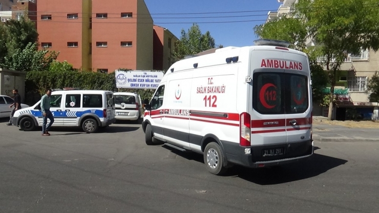 İçtikleri Sudan Zehirlendiği İddia Edilen 30 Öğrenci Hastaneye Kaldırıldı