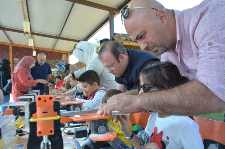 Bu Çocuklara Her Yer Okul