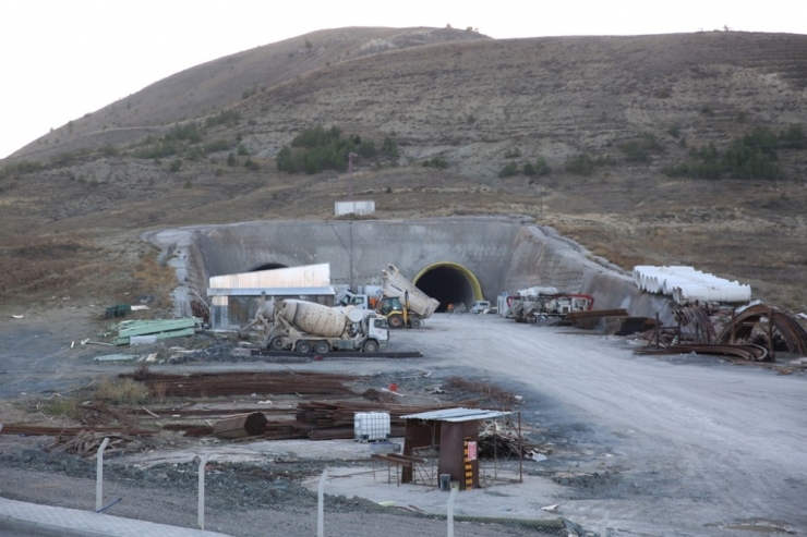 Vauk Tüneli 1-2 Yıl İçerisinde Tamamlanacak