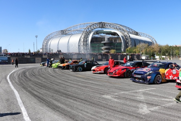 Festival Havasında Drift Şampiyonası