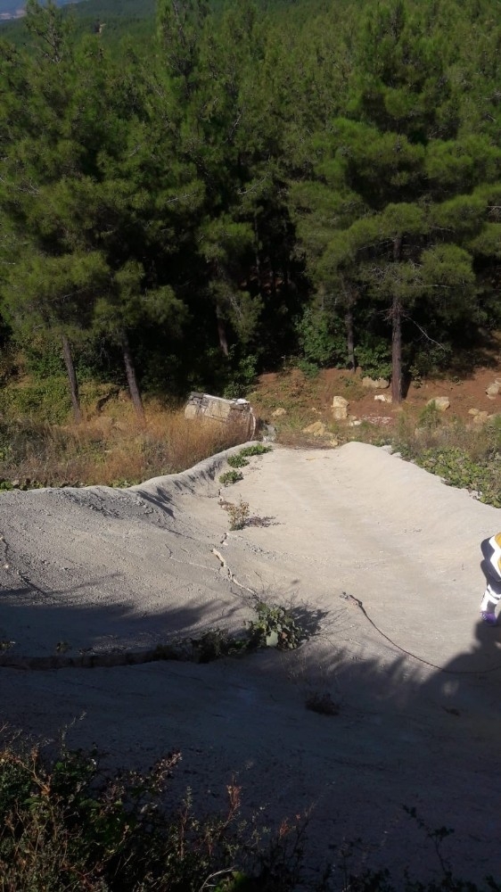 Edirne’de Otomobil Şarampole Yuvarlandı: 3 Yaralı