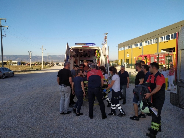 Elini 1 Tonluk Basınçla Çalışan Silindirler Arasına Sıkıştırdı