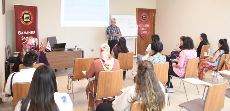 Gso’da, Kadın Girişimci Adaylarına Yönelik Uygulamalı Girişimcilik Eğitimi Verildi