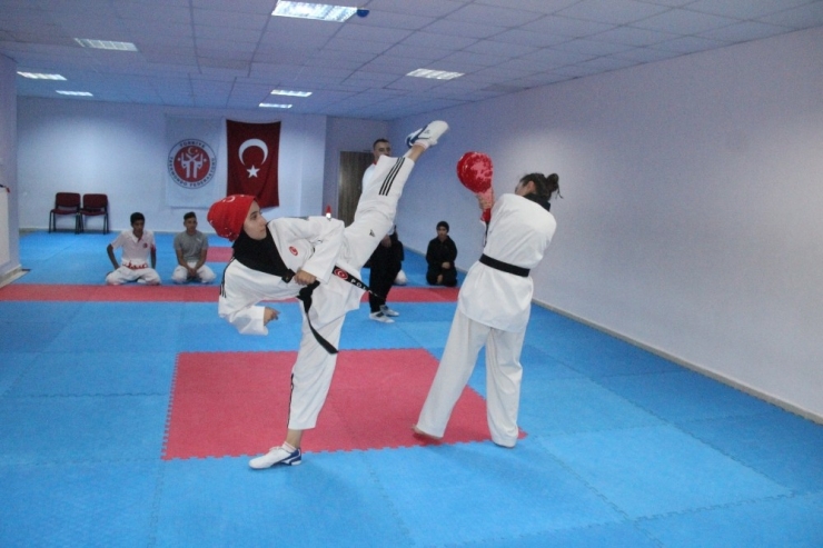 Tüm Rakiplerini "Nakavt" Eden Tekvandocunun, Hedefi Dünya Şampiyonluğu