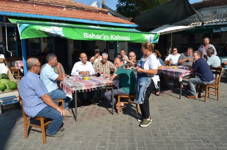 Anahtarı Eşinden Gizlice Aldı, Köy Kahvesini İşletmeye Başladı