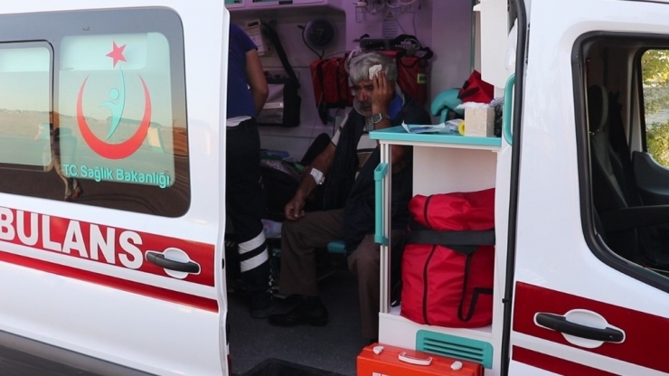 Karaman’da İki Minibüs Çarpıştı: 15 Yaralı