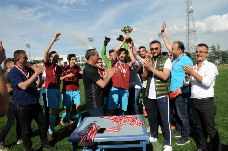 Lige Katılmayacaklarını Açıklayan 2 Kulüp Destek Sözleri Sonrası Karar Değiştirdi