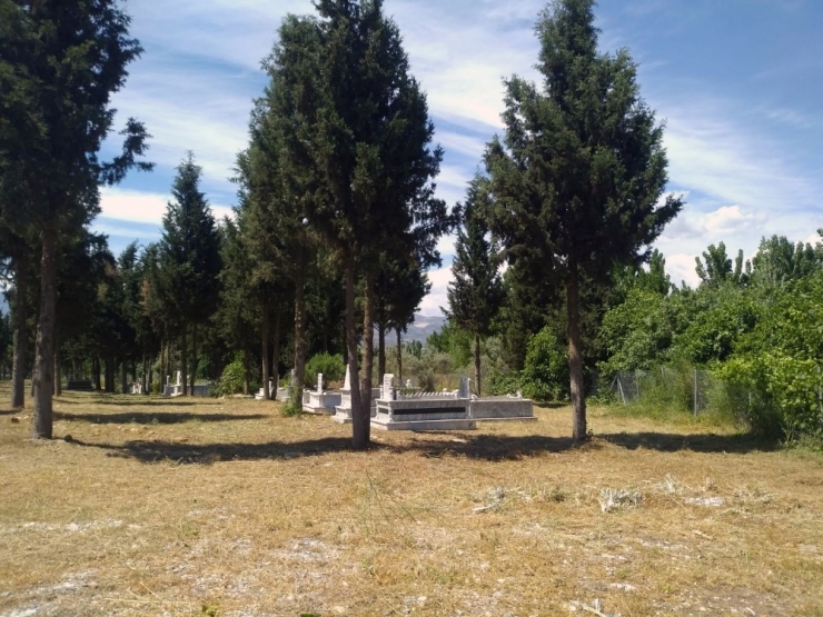 Muhtarlardan Büyükşehir’e Mezarlık Hizmeti Teşekkürü