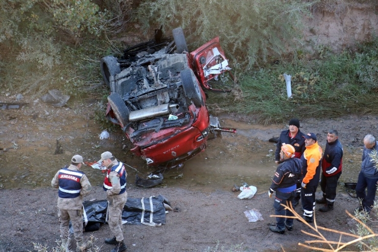 Sivas’ta Trafik Kazası: 2 Ölü, 6 Ağır Yaralı (2)