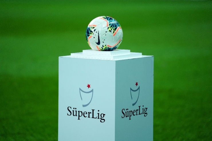 Süper Lig: Beşiktaş: 0 - M.başakşehir: 0 (Maç Devam Ediyor)