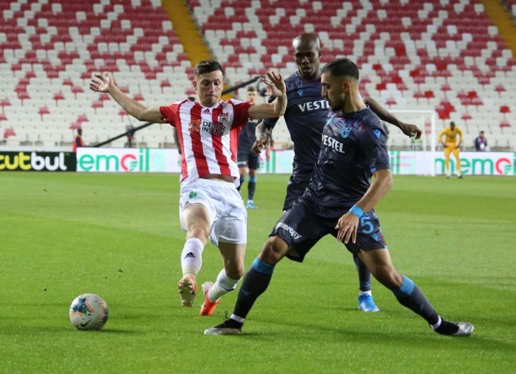 Süper Lig: Demir Grup Sivasspor:1 - Trabzonspor:1 (İlk Yarı)