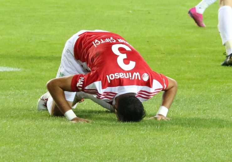 Süper Lig: Demir Grup Sivasspor: 2 - Trabzonspor: 1 (Maç Sonucu)