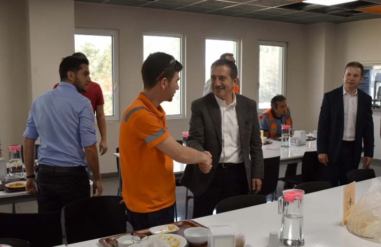 Başkan Ataç Fabrika Ziyaretlerini Sürdürüyor