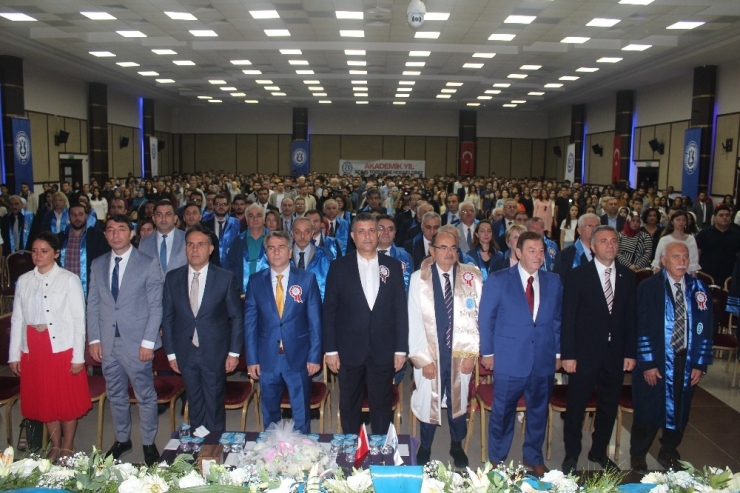 İstanbul Esenyurt Üniversitesi Yeni Akademik Yıla Merhaba Dedi