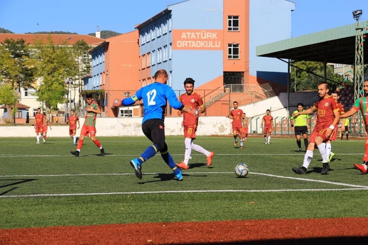 Son Şampiyon Galibiyet İle Başladı