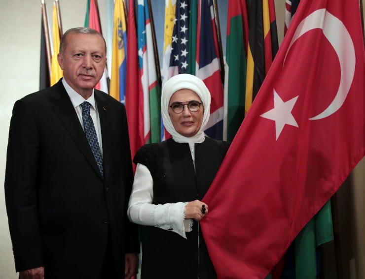Cumhurbaşkanı Erdoğan Ve Eşi Emine Erdoğan’dan Bm’de Hatıra Fotoğrafı