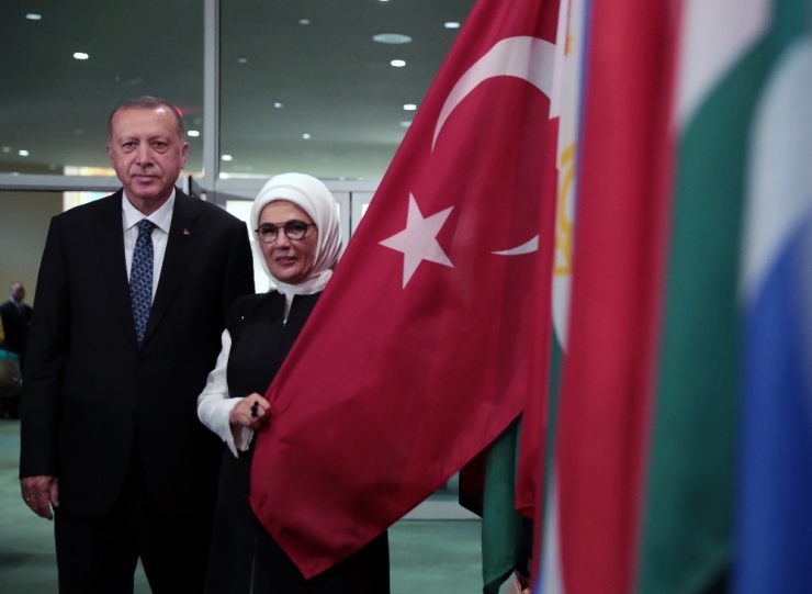 Cumhurbaşkanı Erdoğan Ve Eşi Emine Erdoğan’dan Bm’de Hatıra Fotoğrafı