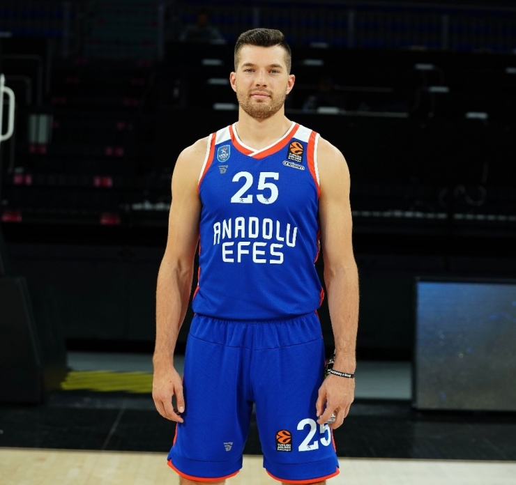 Alec Peters: “Anadolu Efes’ten Transfer Teklifi Geldiğinde Bu Kararı Almak Kolay Oldu”