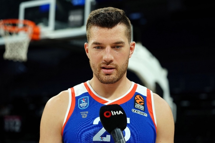 Alec Peters: “Anadolu Efes’ten Transfer Teklifi Geldiğinde Bu Kararı Almak Kolay Oldu”