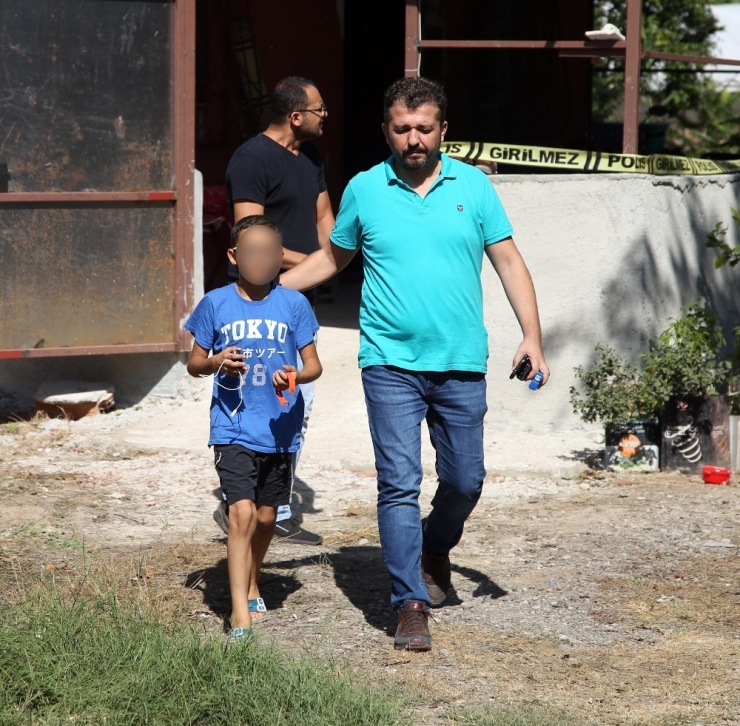 Komşuları Evinde Bıçaklanarak Öldürülen Engelli Kadın İçin Gözyaşı Döktü