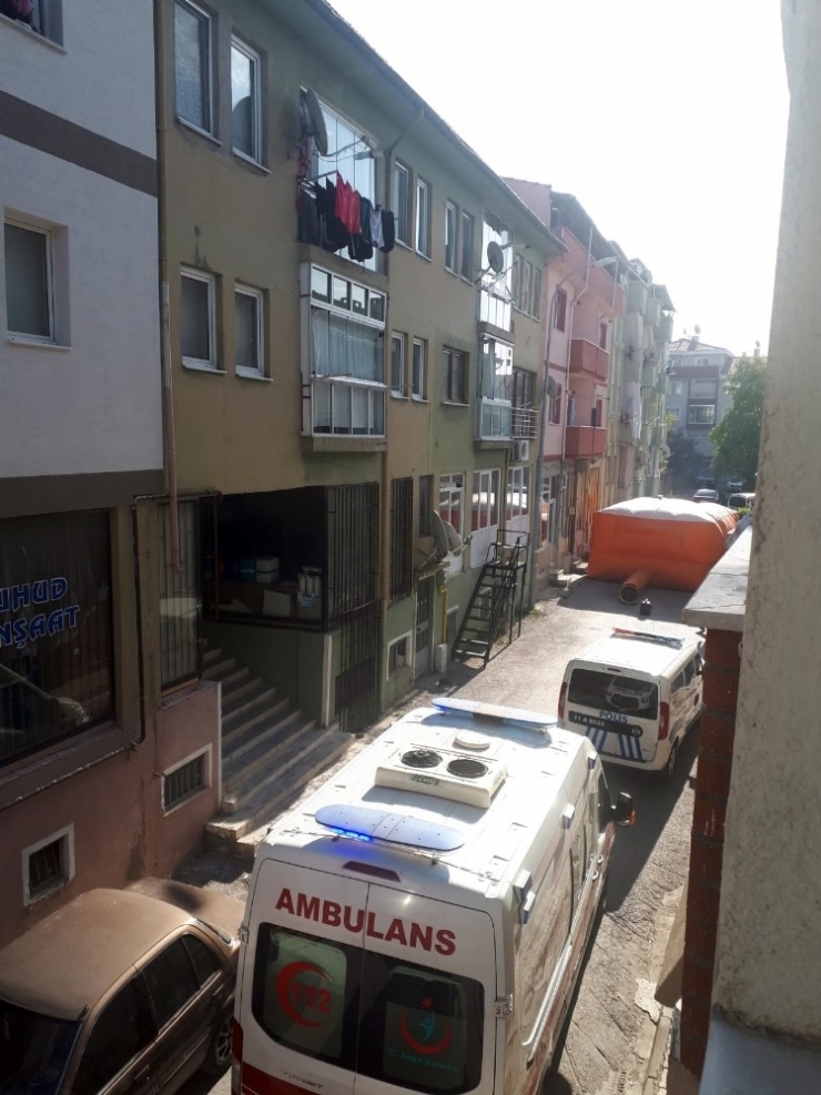 Çatıya Çıkan Cezaevi Firarisi Uzun Uğraşlarla İntihardan Vazgeçirildi