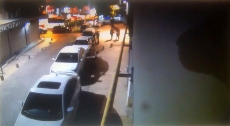 Sokak Ortasında Darp Edilen Kadına Kimse Yardım Etmedi