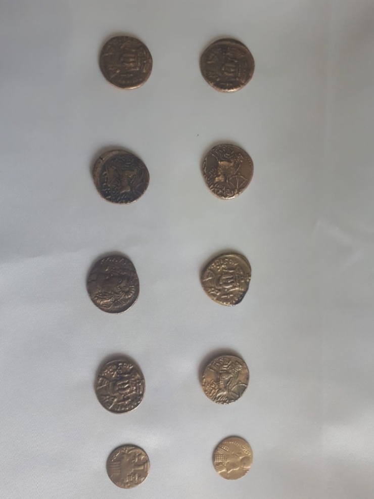 Erzurum’da Bizans Dönemine Ait 23 Altın Sikke Ele Geçirildi