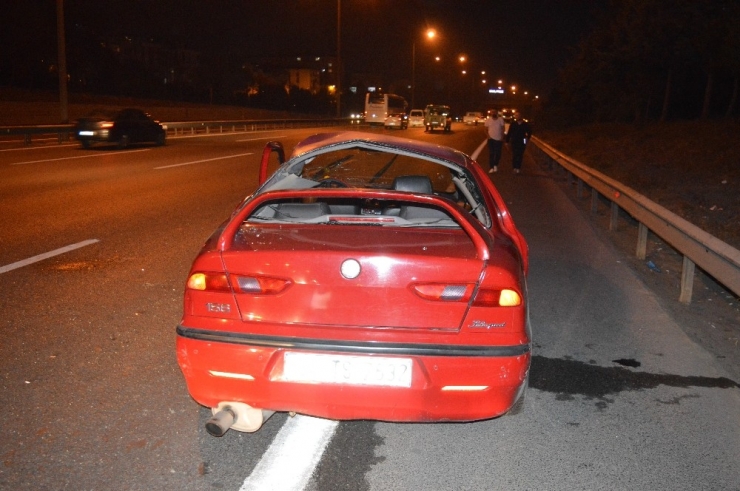 Gaziosmanpaşa’da Makas Atan Sürücü Kaza Yaptı; 3 Yaralı