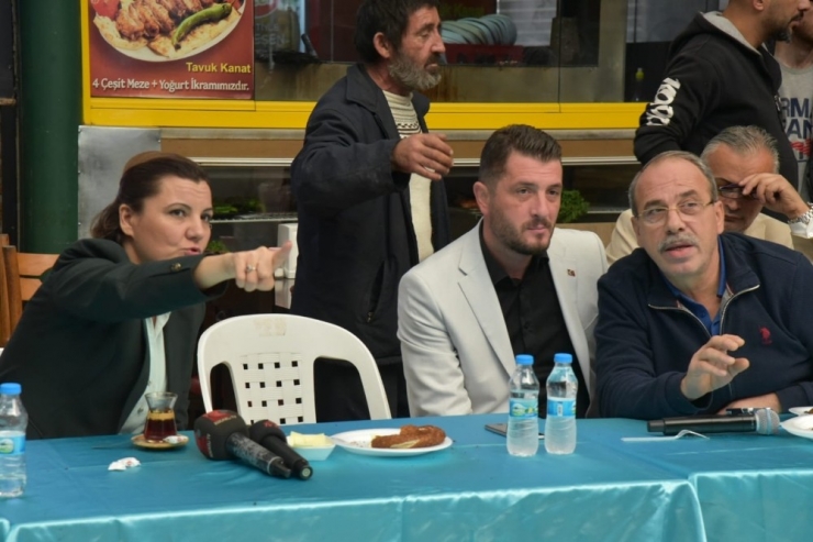 Başkan Hürriyet, Kapanönü Çarşısı Projesini Esnafa Anlattı