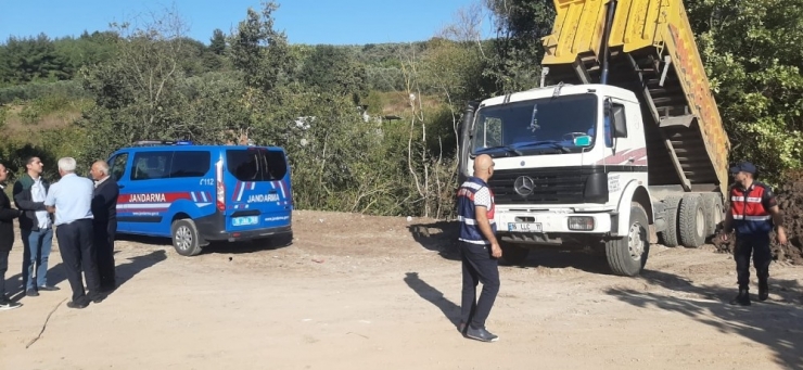 Kaçak Hafriyat Döken 2 Kamyon Sürücüsüne 72 Bin Lira Ceza