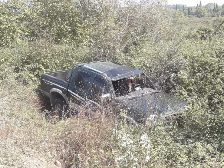 Direksiyon Hakimiyetini Kaybetti Şarampole Uçtu: 1 Yaralı