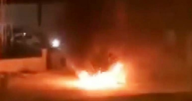 Park Halindeki Otomobil Alev Alev Yandı