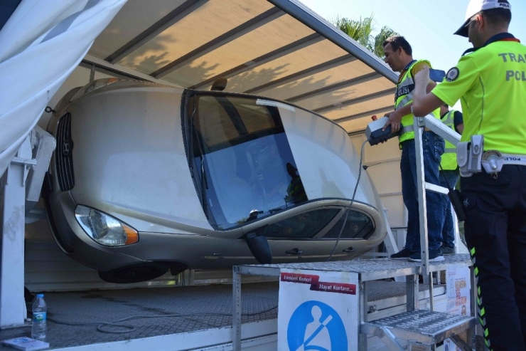 Simülatör İle Emniyet Kemerinin Önemi Anlatıldı