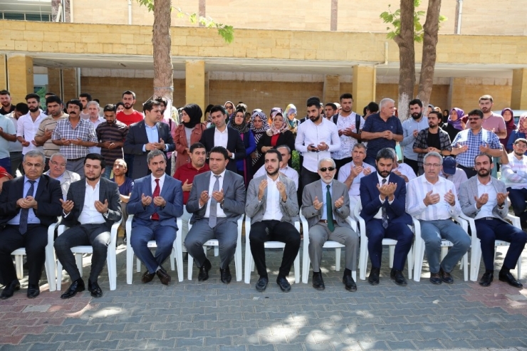 Üniversite Öğrencilerine Aşure İkramı