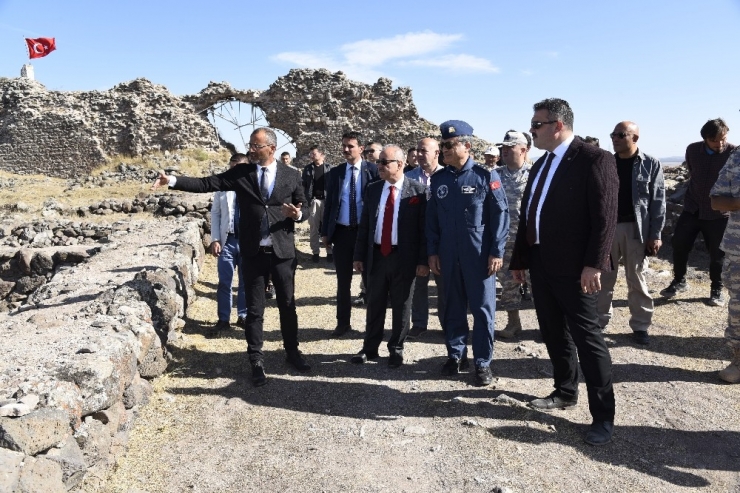 Karacahisar Kalesi’nde Kazı Çalışmaları Yeniden Başladı