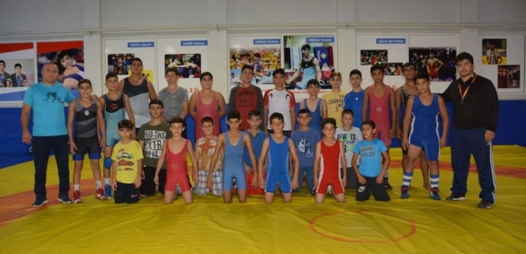 Yunusemre Kış Güreş Kursları Başladı