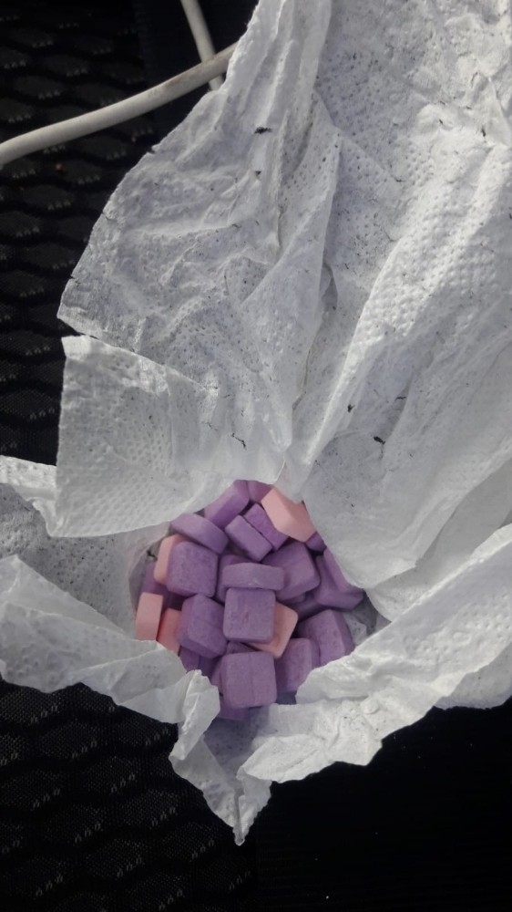 1300 Adet Ecstasy Hap Ele Geçirildi, 2 Kişi Tutuklandı