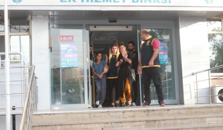 Yüzsüzlüğün Bu Kadarına Da Pes