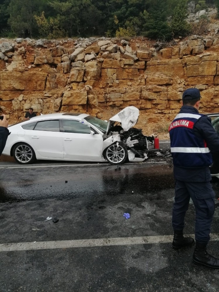 Kiralık Araçla Cenazeden Dönen Aynı Aileden 4 Kişi Hayatını Kaybetti