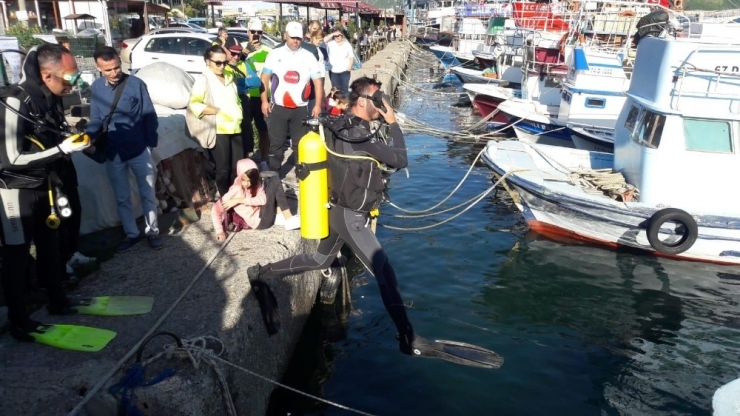 Denizden, Masa, Sandalye, Yangın Tüpü Çıktı