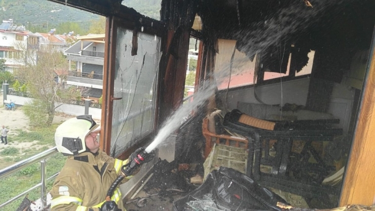 Ocaklar’da Çatı Yangını Korkuttu