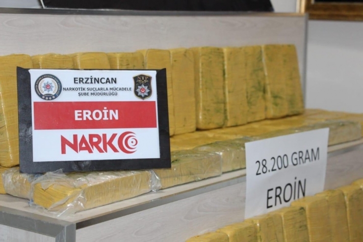 Erzincan’da 28 Kilo 200 Gram Eroin Maddesi Ele Geçirildi