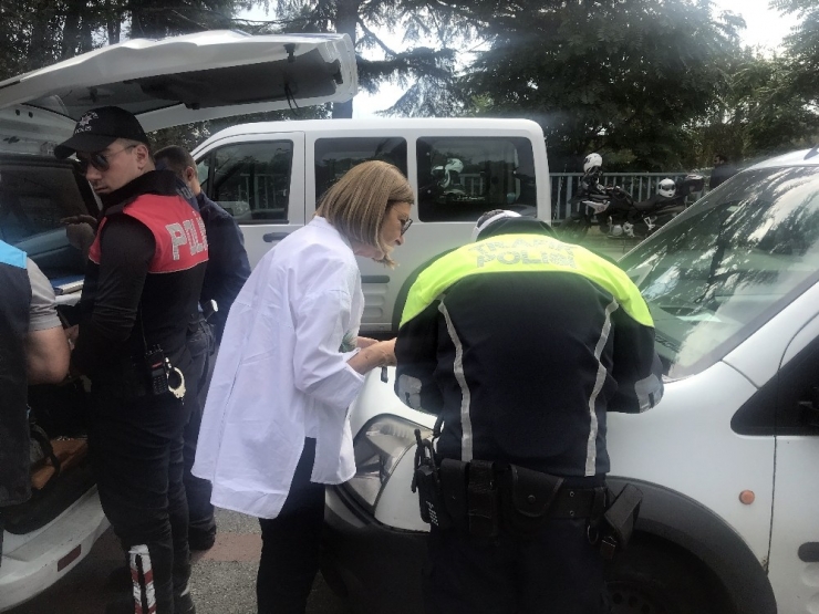 İstanbul’daki Denetimde Sigara İçerken Yakalanan Sürücüler Arasında İlginç Diyalog