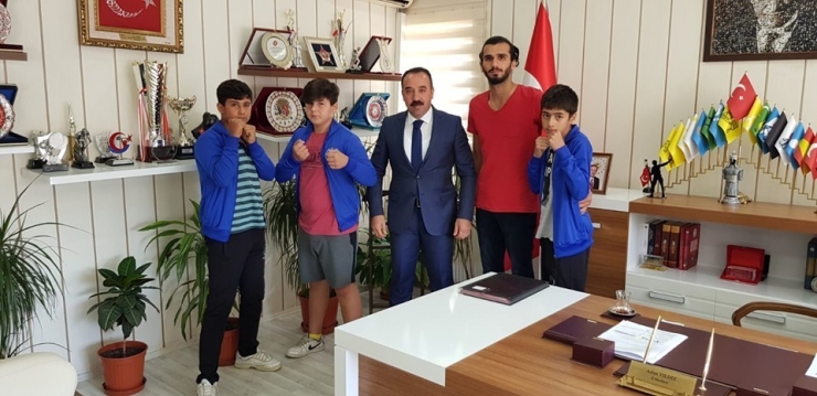 Kırşehirli Boksörlerden İl Müdürü Yıldız’a Ziyaret