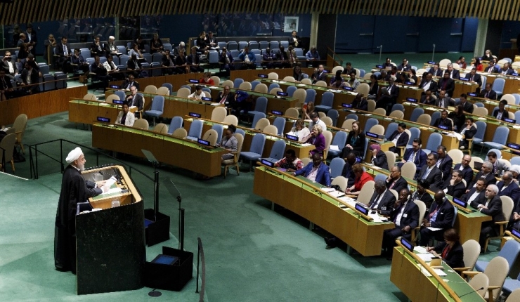 İran Cumhurbaşkanı Ruhani: “İran’ı Yaptırım, Baskı Ve Fakirlik Silahı İle Teslim Olmaya Zorlayanlar İle Asla Müzakere Yapmayız”