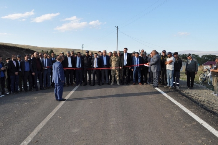 Kars’ta Sıcak Asfalt Köy Yolları Hizmete Tek Tek Giriyor